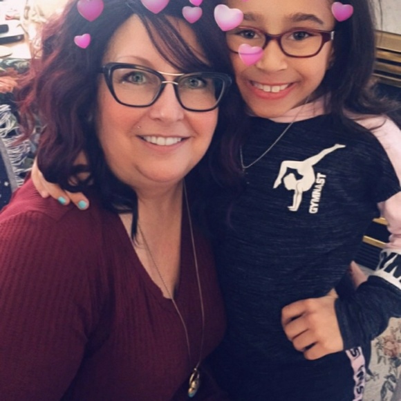 Meet your Posher, Jillian - Picture 3 of 8